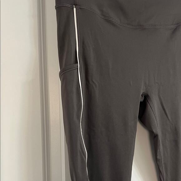 Fabletics Anywhere Motion365+ Piped HW Run Legging Taupe Slate Size Large - Picture 4 of 6